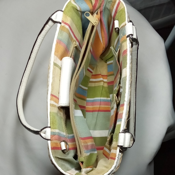 Tan Wicker Flower Hand Bag Bucket Bag - Picture 8 of 11